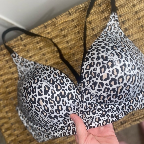 VS plunge bra EUC - Picture 6 of 8